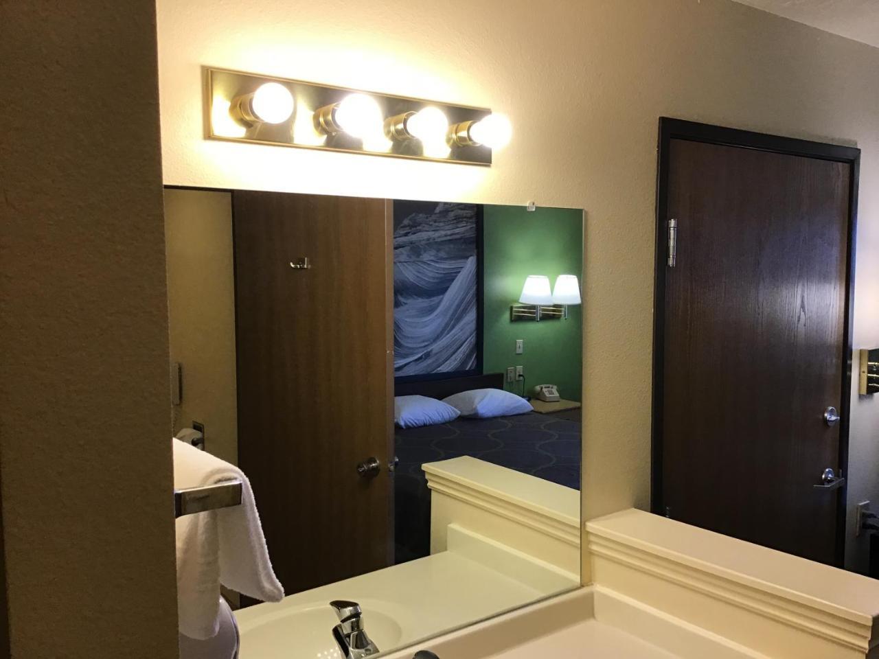 Super 8 By Wyndham Vernal Ut Εξωτερικό φωτογραφία